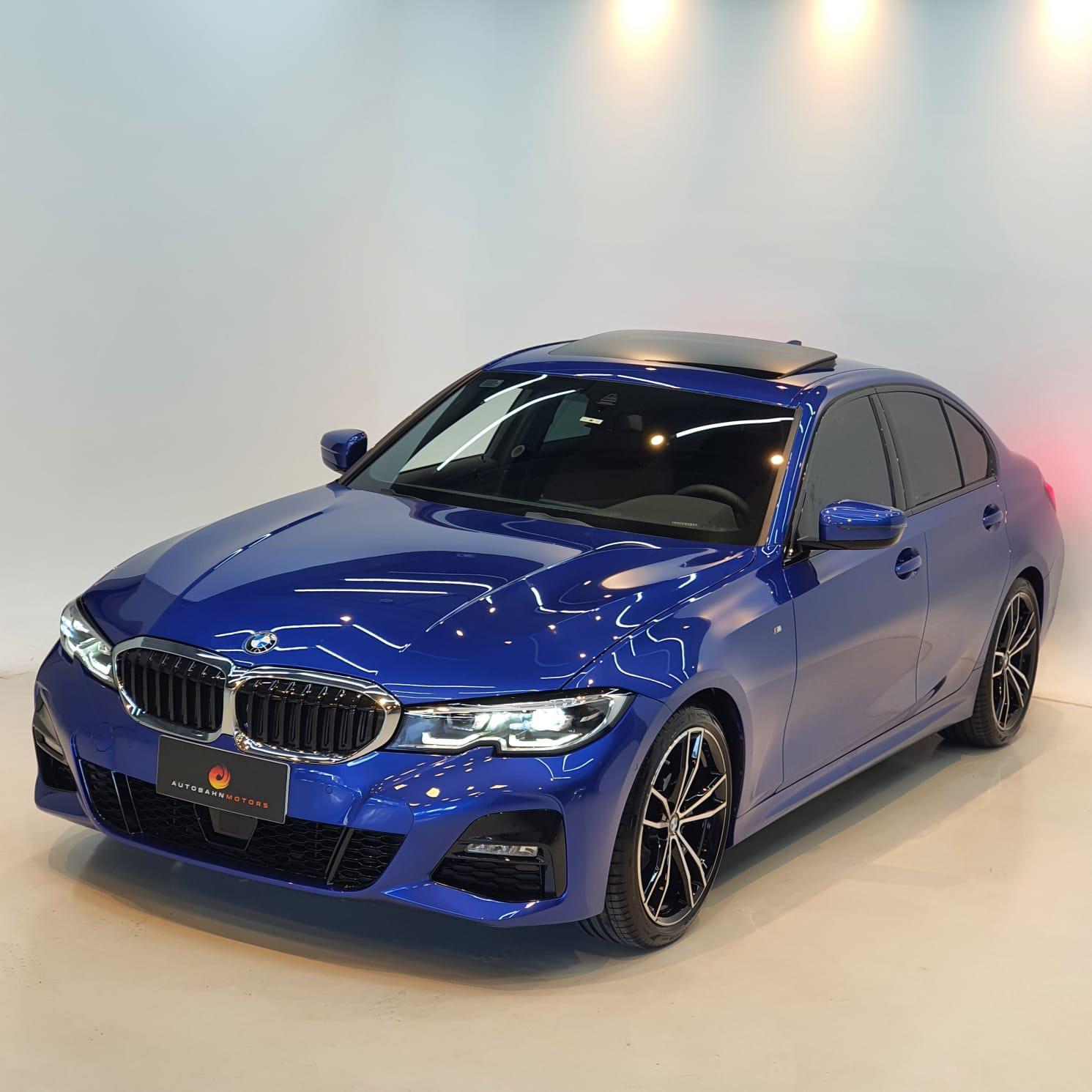 BMW-320i Design esportivo da versão topo de linha é reforçado pela cor Azul Portimão, BMW320i