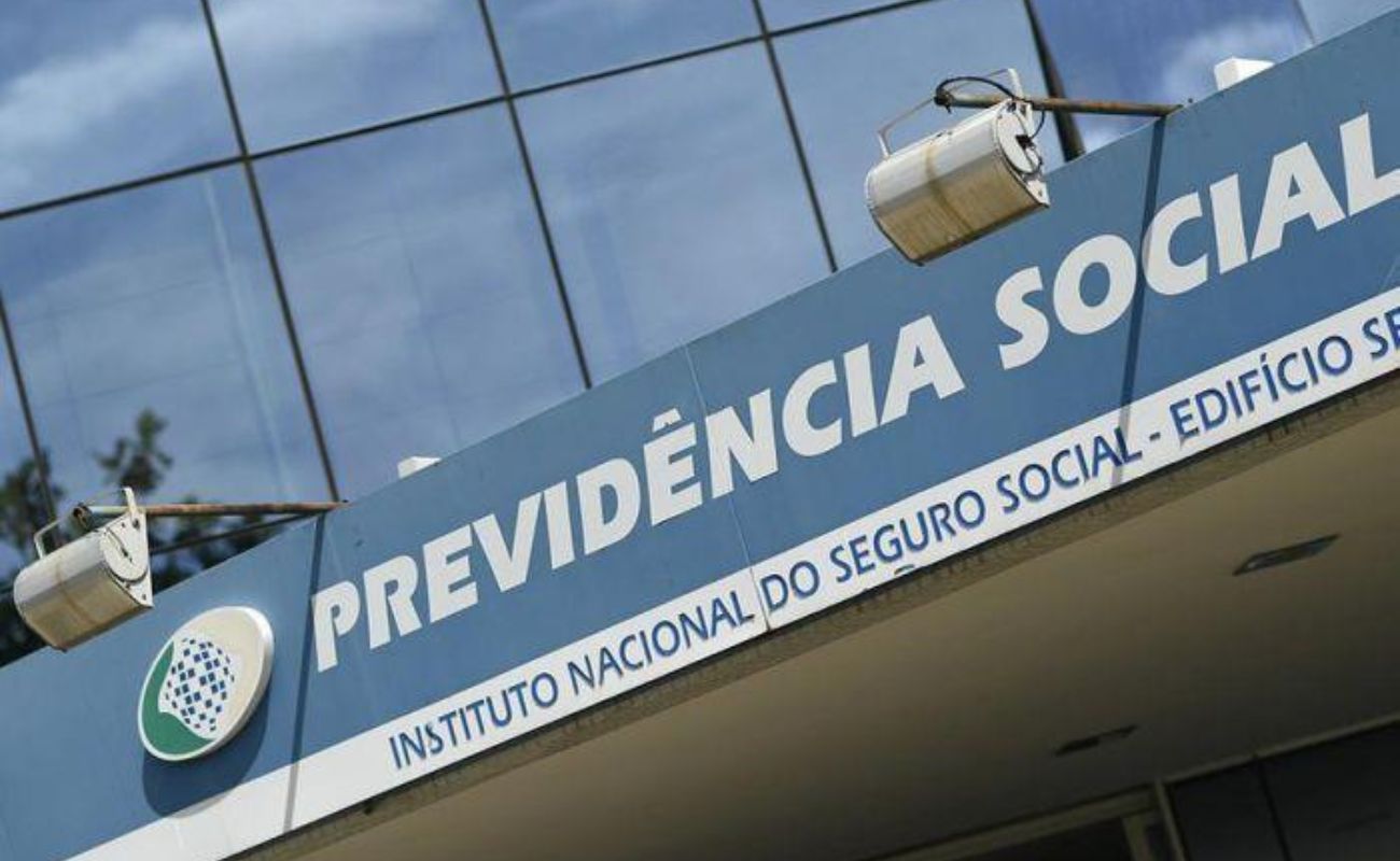 Homem joga dejetos humanos em médica do INSS